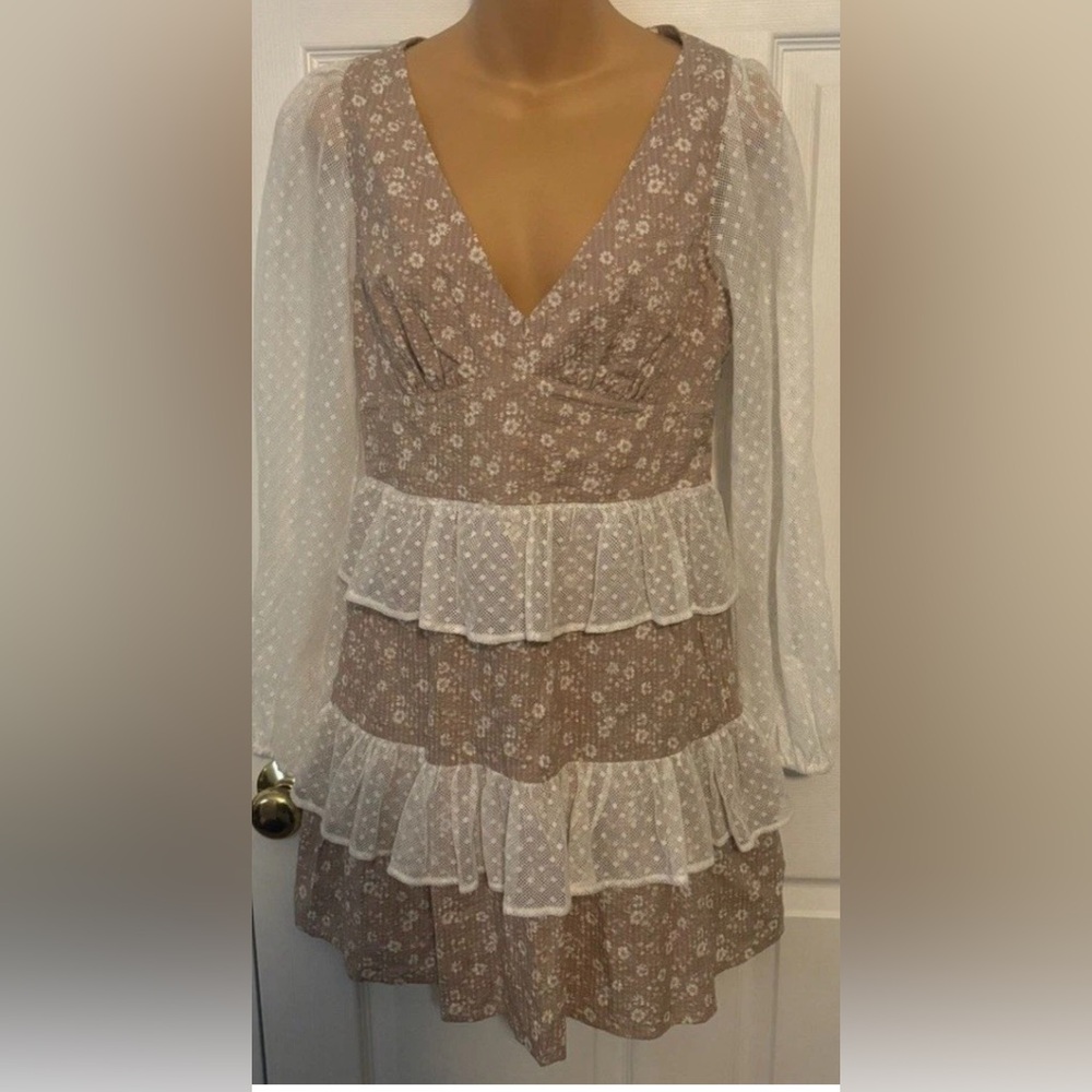 NWT SOCIAL TOURIST Floral Mini Dress with with ruffles Sheer Sleeves OPEN BACK